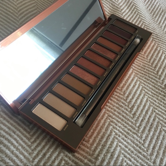 BRAND NEW URBAN DECAY Naked Heat Palette - Picture 3 of 4
